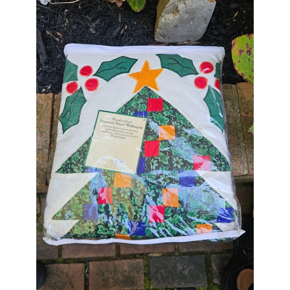 Vtg Hawthorne Hill Handquilted Christmas Patchwork Throw/Wall Hanginf